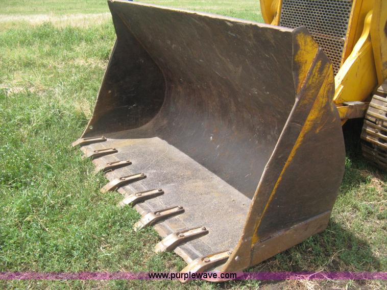 image for item D8388 1978 John Deere 755A track loader