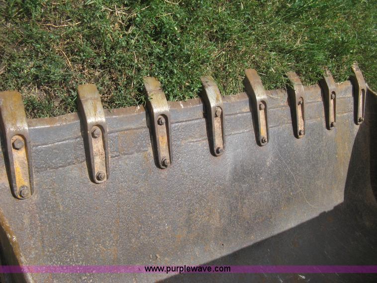 image for item D8388 1978 John Deere 755A track loader