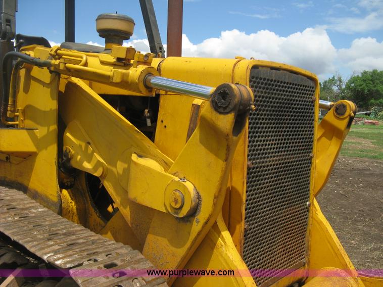 image for item D8388 1978 John Deere 755A track loader