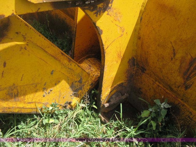 image for item D8388 1978 John Deere 755A track loader