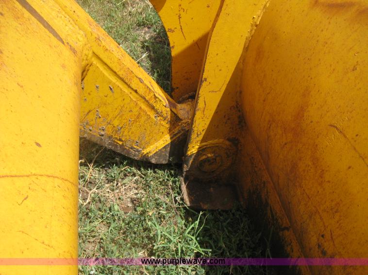 image for item D8388 1978 John Deere 755A track loader