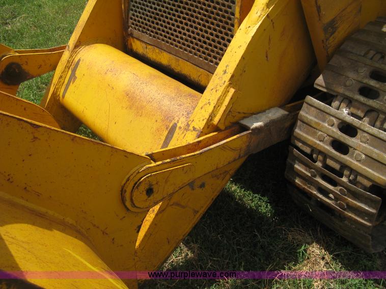 image for item D8388 1978 John Deere 755A track loader