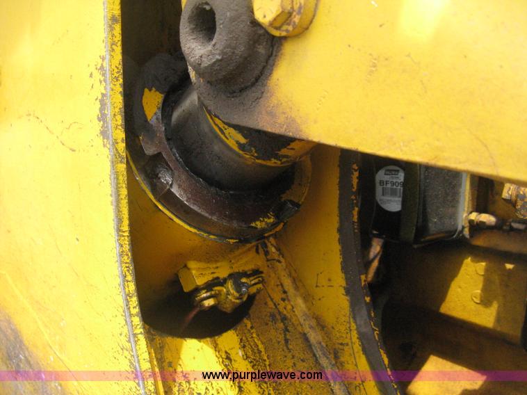 image for item D8388 1978 John Deere 755A track loader