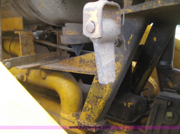 image for item D8388 1978 John Deere 755A track loader
