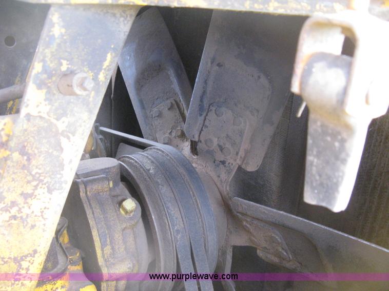 image for item D8388 1978 John Deere 755A track loader