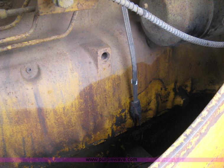 image for item D8388 1978 John Deere 755A track loader