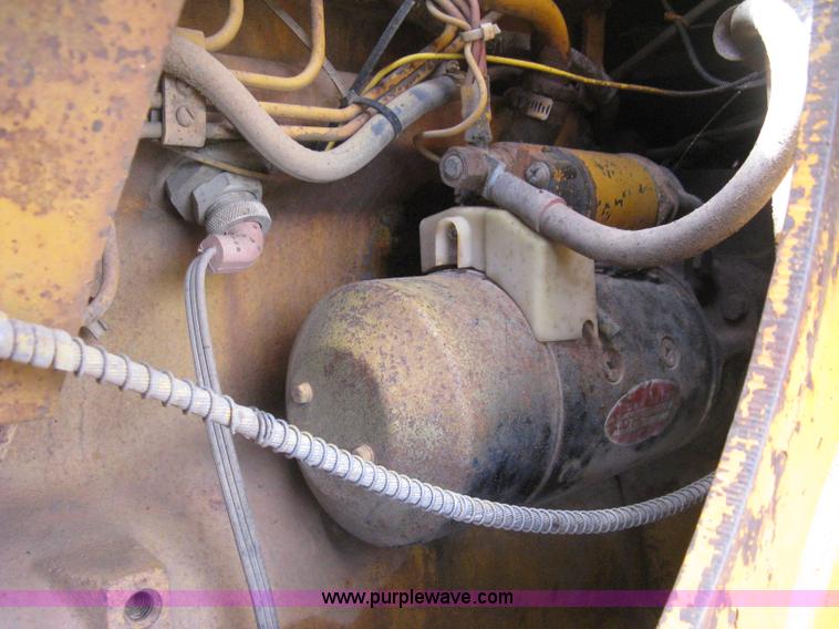 image for item D8388 1978 John Deere 755A track loader