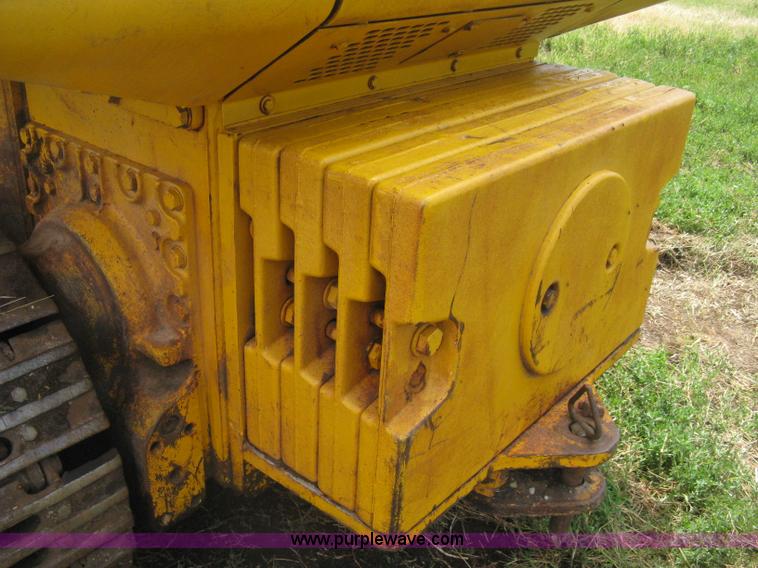 image for item D8388 1978 John Deere 755A track loader
