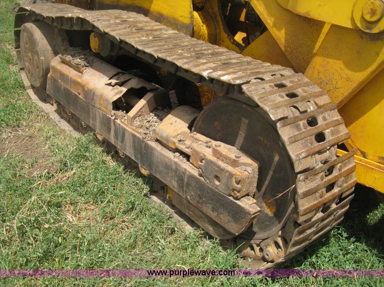 image for item D8388 1978 John Deere 755A track loader