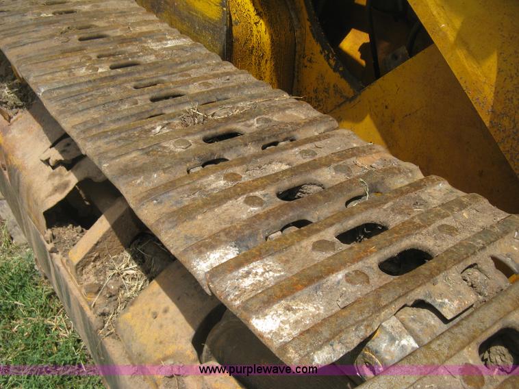 image for item D8388 1978 John Deere 755A track loader