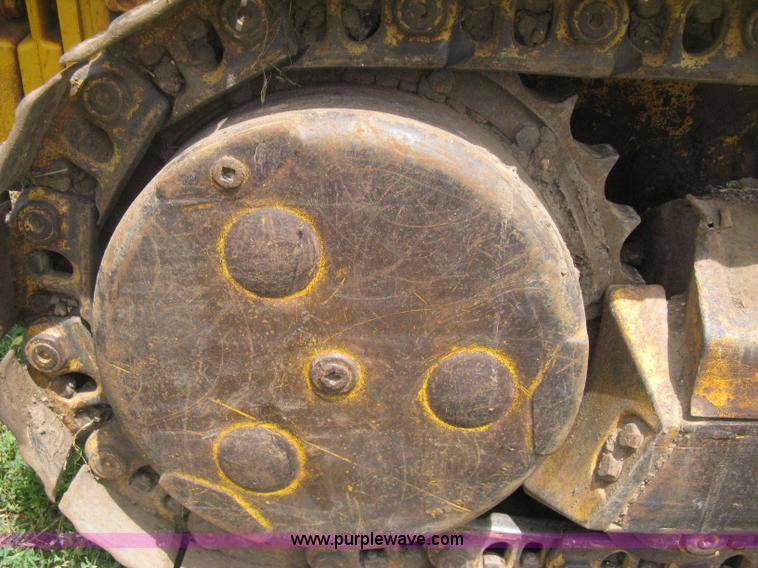 image for item D8388 1978 John Deere 755A track loader