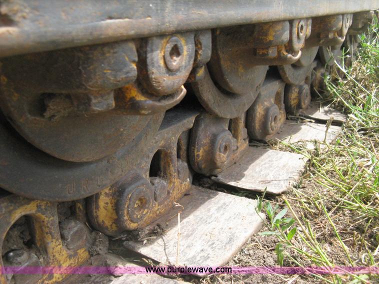 image for item D8388 1978 John Deere 755A track loader