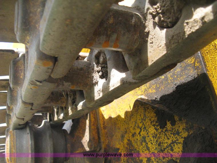 image for item D8388 1978 John Deere 755A track loader