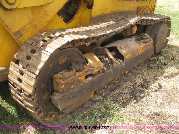 image for item D8388 1978 John Deere 755A track loader