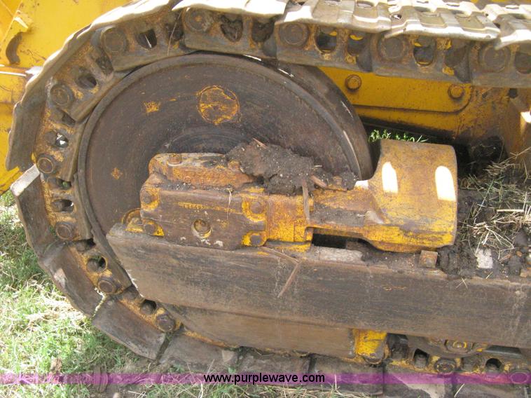 image for item D8388 1978 John Deere 755A track loader