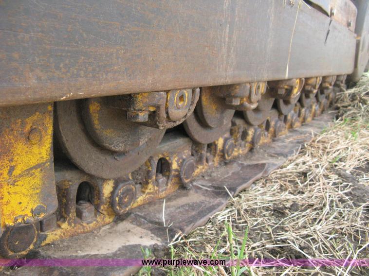 image for item D8388 1978 John Deere 755A track loader