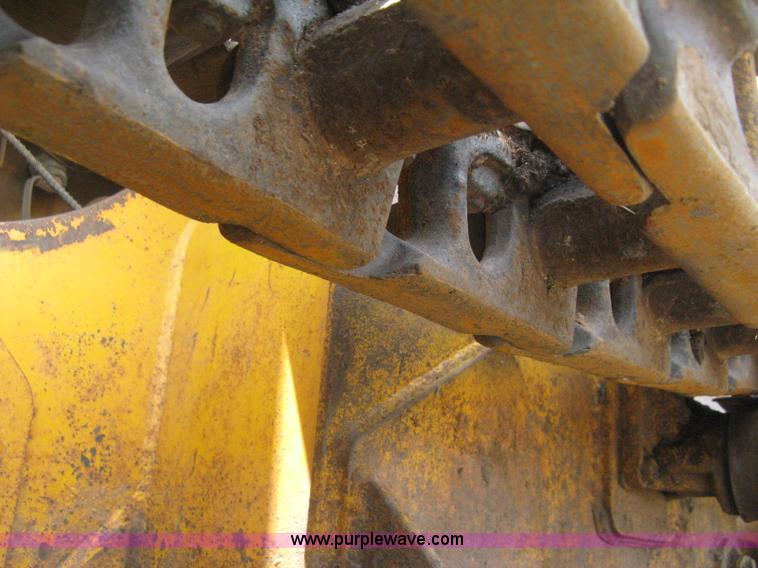 image for item D8388 1978 John Deere 755A track loader