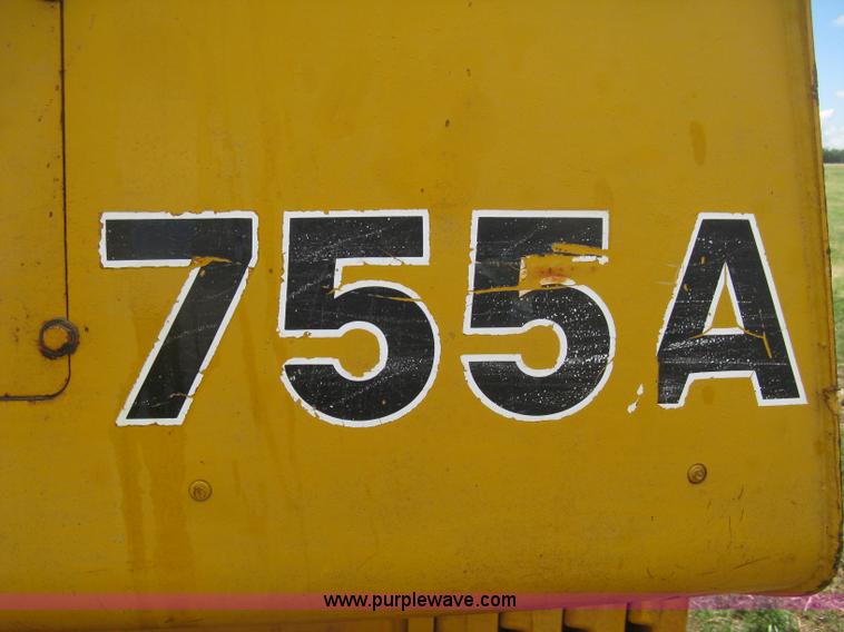 image for item D8388 1978 John Deere 755A track loader