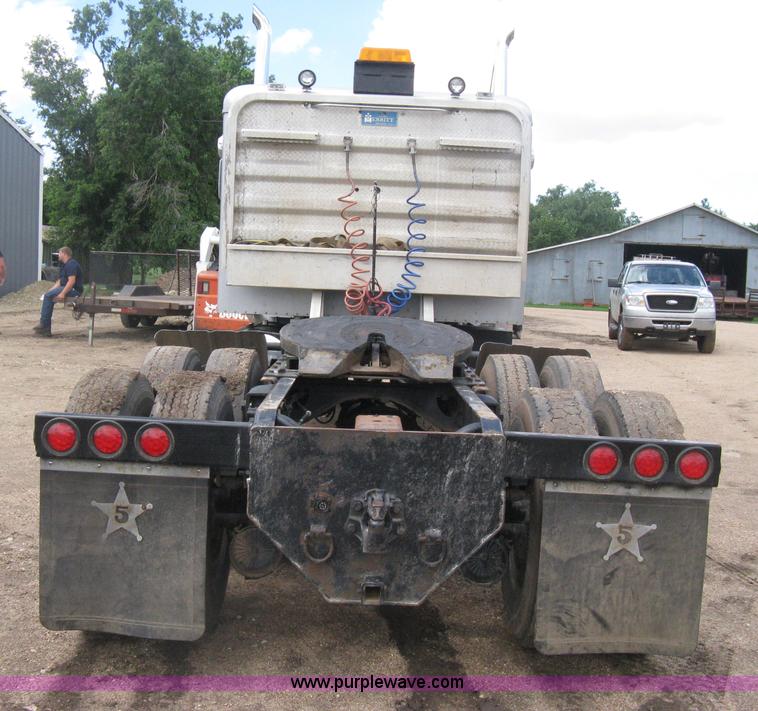 image for item D8389 1985 GMC General semi truck