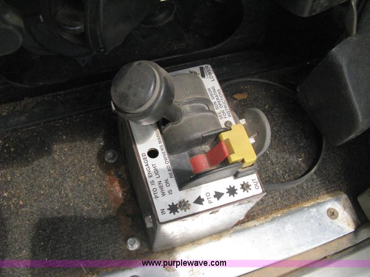 image for item D8389 1985 GMC General semi truck