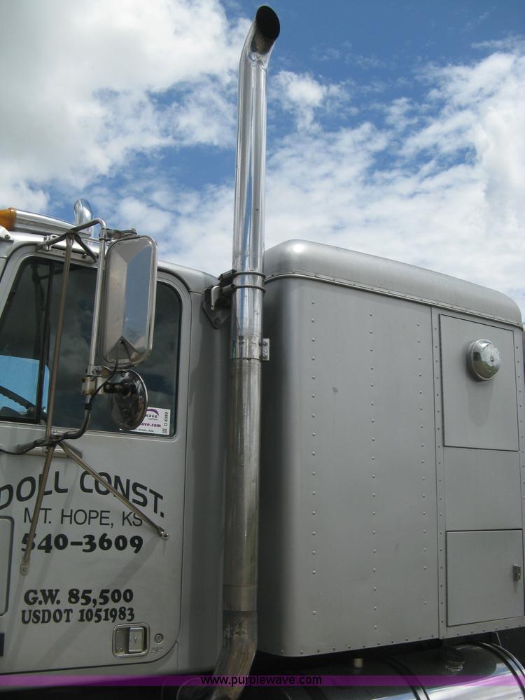 image for item D8389 1985 GMC General semi truck