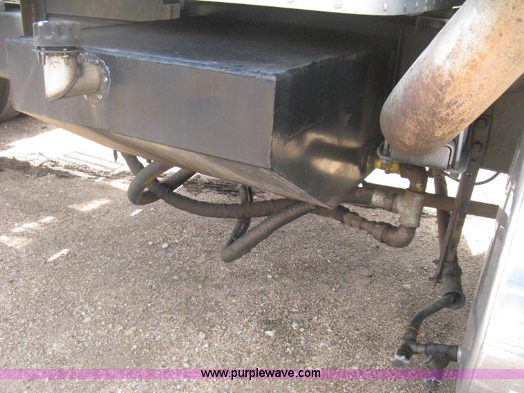 image for item D8389 1985 GMC General semi truck