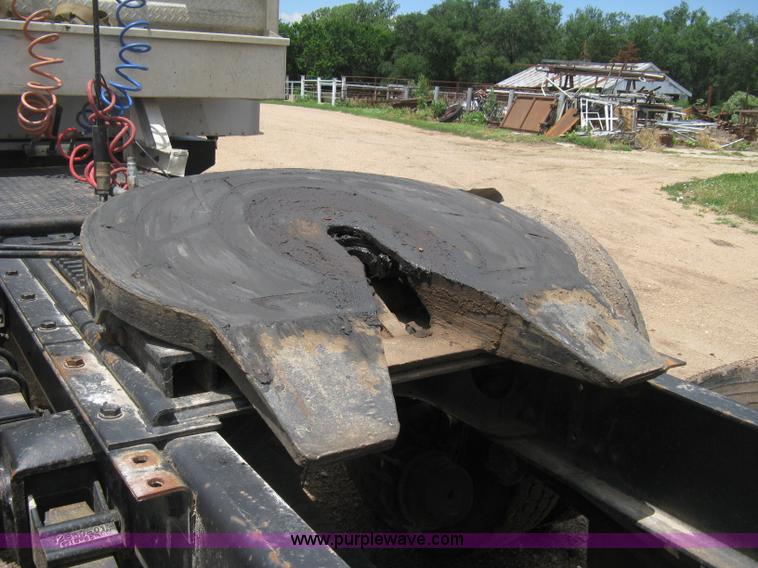 image for item D8389 1985 GMC General semi truck