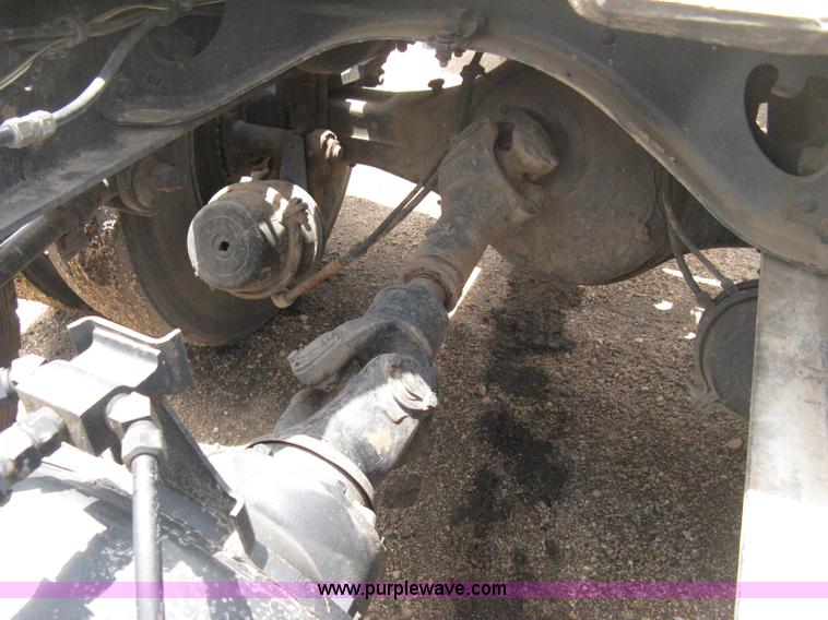 image for item D8389 1985 GMC General semi truck