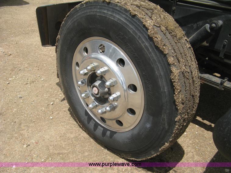 image for item D8389 1985 GMC General semi truck