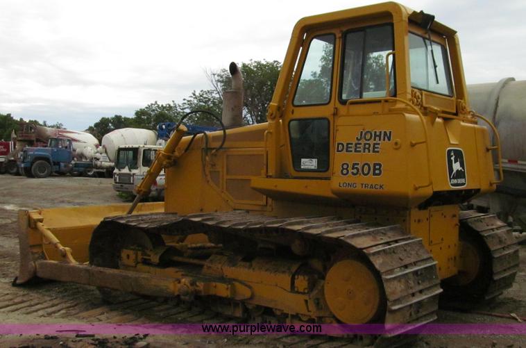 1990 John Deere 850B Long Track dozer in Stanberry, MO Item E3998