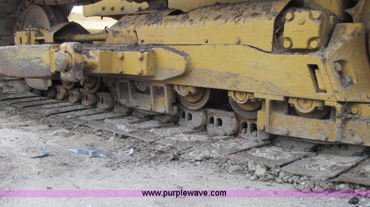 image for item E3998 1990 John Deere 850B Long Track dozer