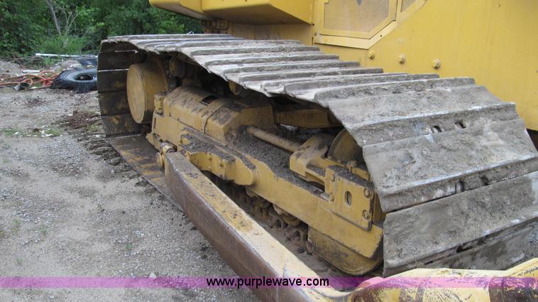 image for item E3998 1990 John Deere 850B Long Track dozer