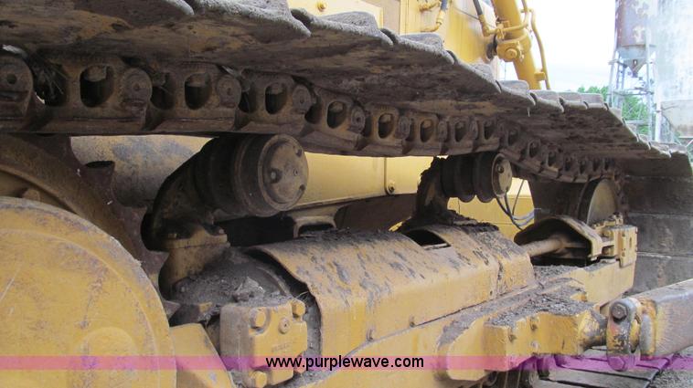 image for item E3998 1990 John Deere 850B Long Track dozer