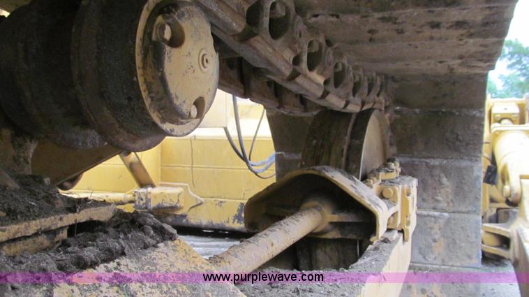 image for item E3998 1990 John Deere 850B Long Track dozer