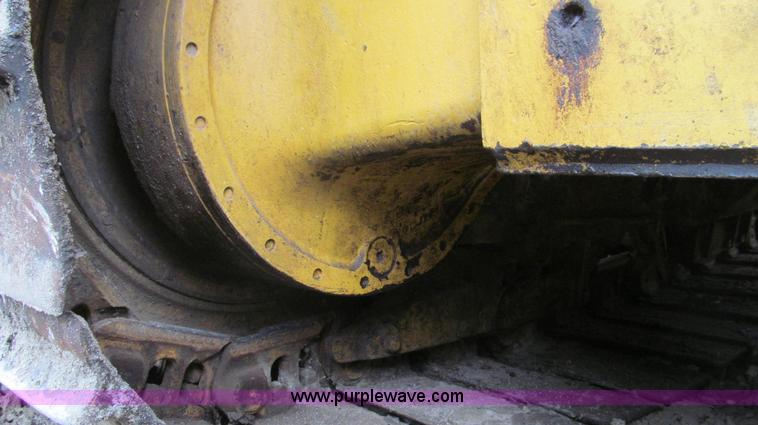 image for item E3998 1990 John Deere 850B Long Track dozer