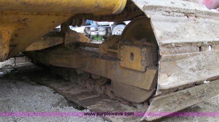 image for item E3998 1990 John Deere 850B Long Track dozer