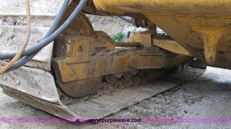 image for item E3998 1990 John Deere 850B Long Track dozer