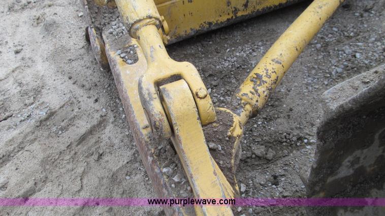 image for item E3998 1990 John Deere 850B Long Track dozer