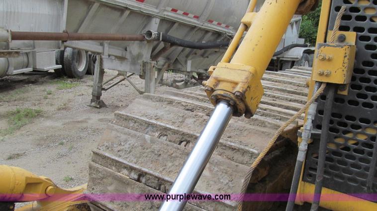 image for item E3998 1990 John Deere 850B Long Track dozer