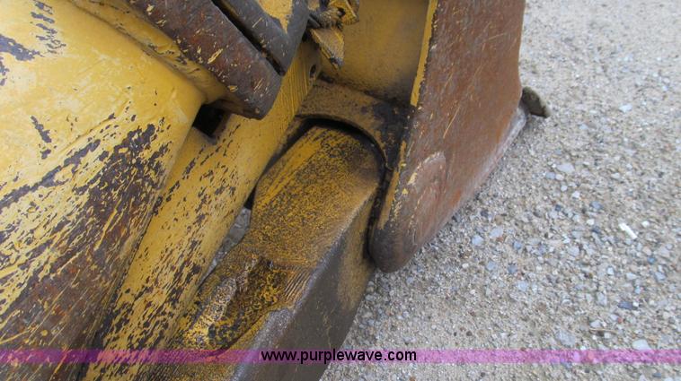 image for item E3998 1990 John Deere 850B Long Track dozer