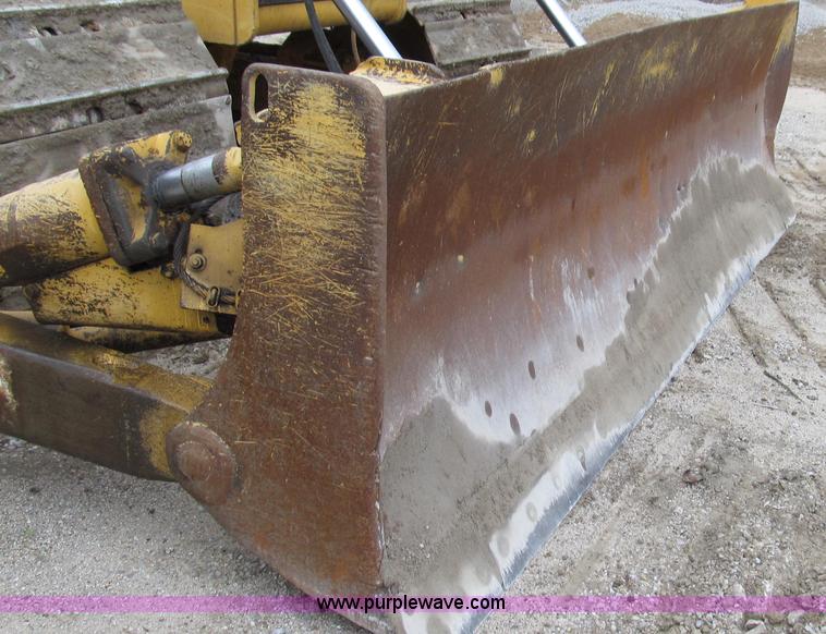 image for item E3998 1990 John Deere 850B Long Track dozer