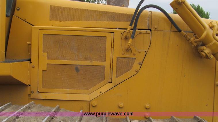 image for item E3998 1990 John Deere 850B Long Track dozer