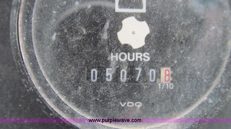 image for item E3998 1990 John Deere 850B Long Track dozer