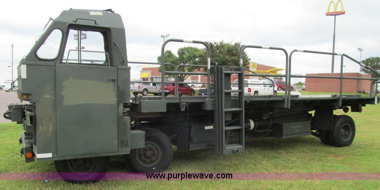 image for item F3207 1985 Emersion A/S32H5A cargo loader