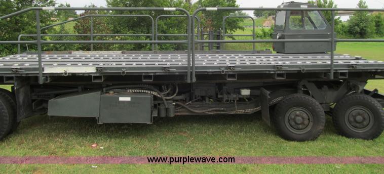 image for item F3207 1985 Emersion A/S32H5A cargo loader