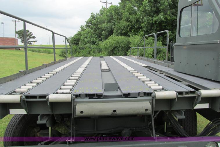 image for item F3207 1985 Emersion A/S32H5A cargo loader