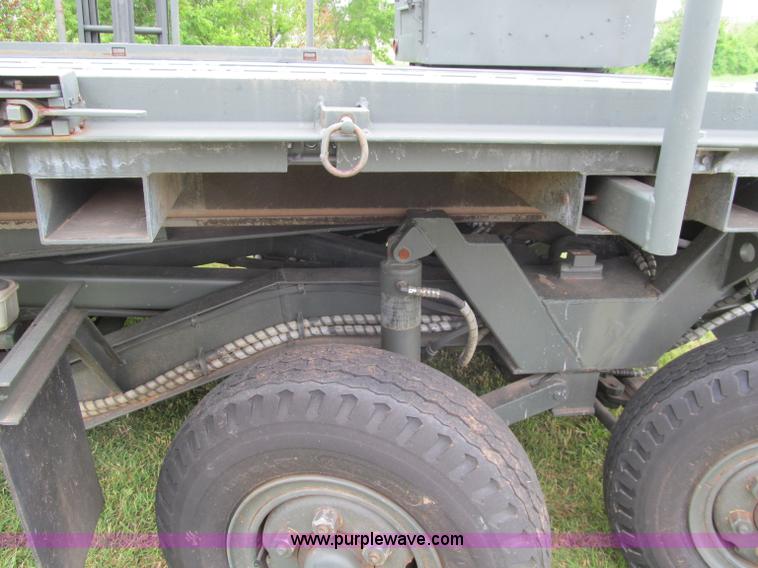 image for item F3207 1985 Emersion A/S32H5A cargo loader