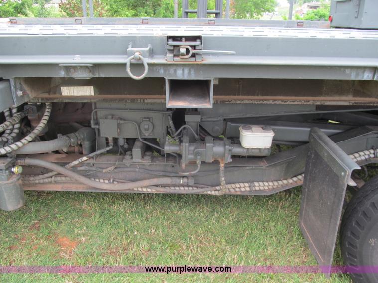 image for item F3207 1985 Emersion A/S32H5A cargo loader