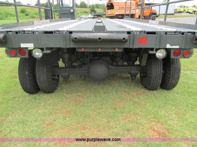 image for item F3207 1985 Emersion A/S32H5A cargo loader