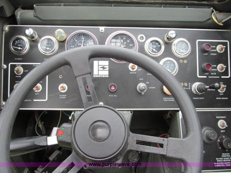 image for item F3207 1985 Emersion A/S32H5A cargo loader